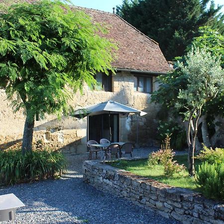 A La Croisee Des Vallees Bed & Breakfast Figeac Eksteriør bilde