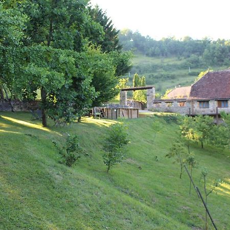 A La Croisee Des Vallees Bed & Breakfast Figeac Eksteriør bilde