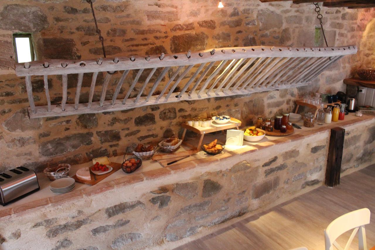A La Croisee Des Vallees Bed & Breakfast Figeac Eksteriør bilde