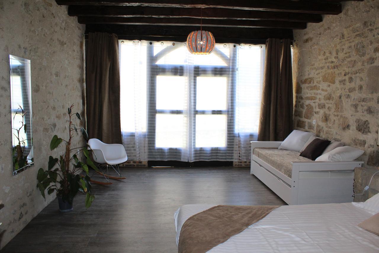 A La Croisee Des Vallees Bed & Breakfast Figeac Eksteriør bilde