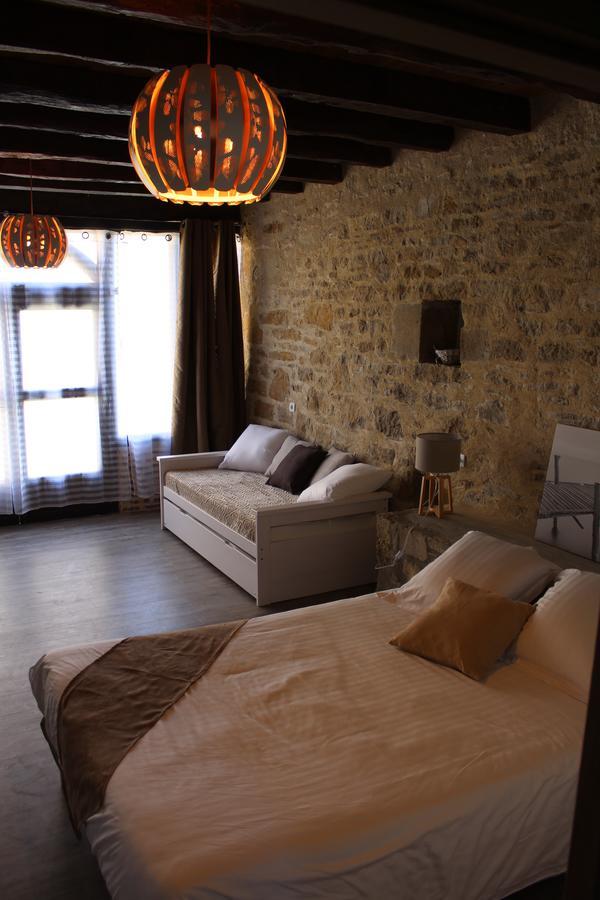 A La Croisee Des Vallees Bed & Breakfast Figeac Eksteriør bilde