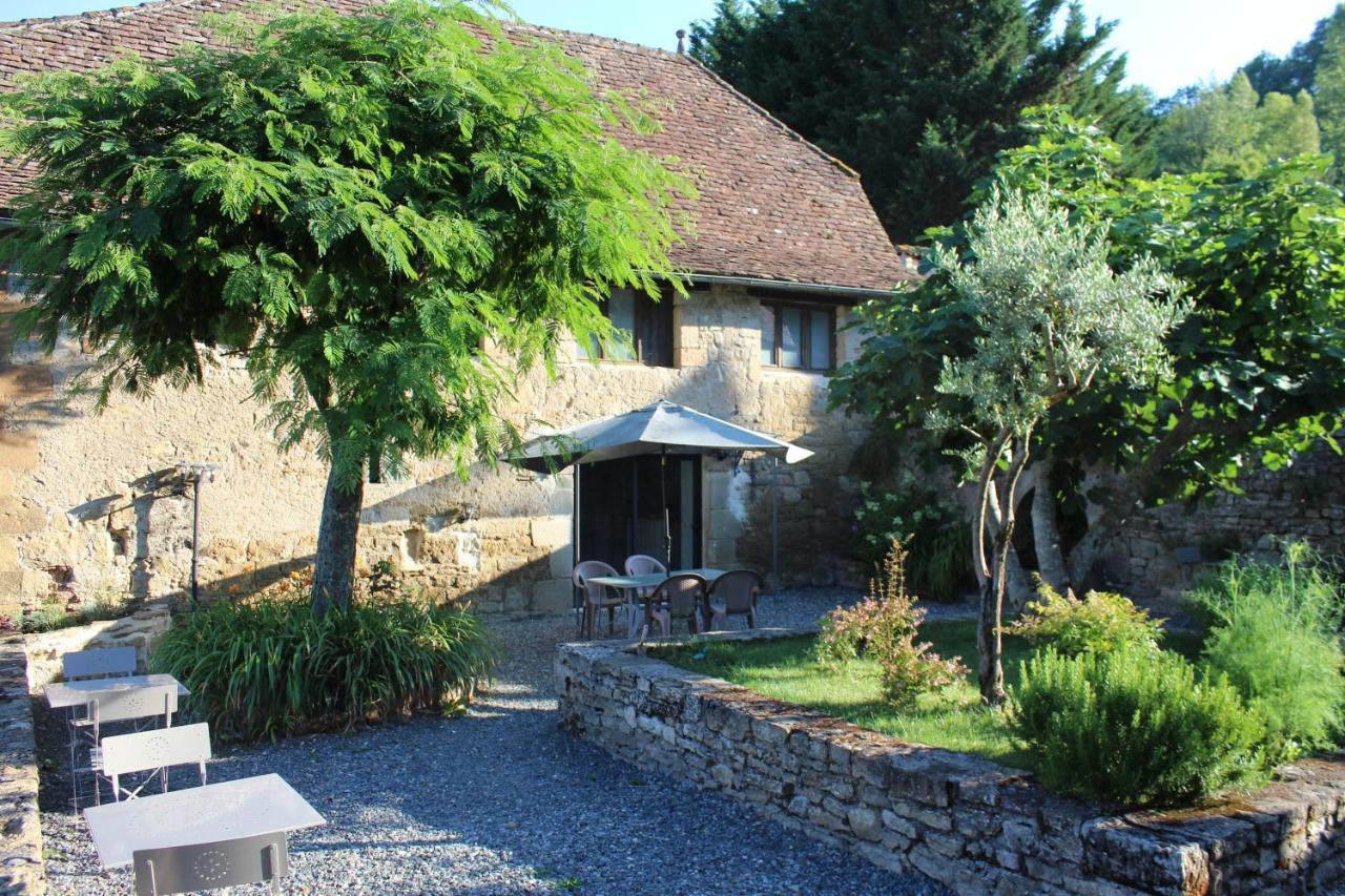 A La Croisee Des Vallees Bed & Breakfast Figeac Eksteriør bilde